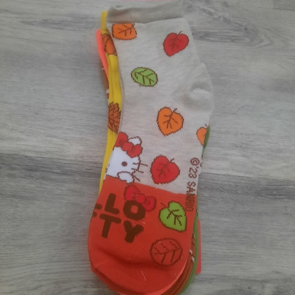 Bundle of Hello Kitty Autumn Socks - Picture 7 of 9